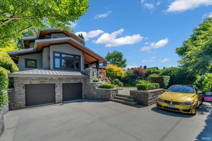 Photo 4 at 866 20th Street, Ambleside, West Vancouver