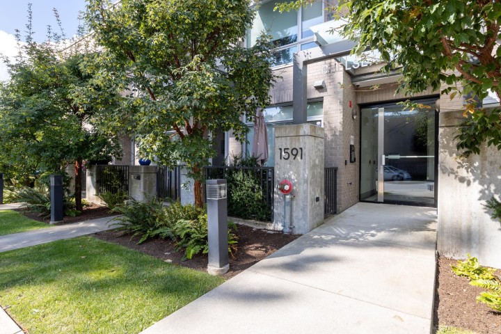 Photo 1 at 205 - 1591 Bowser Avenue, Norgate, North Vancouver