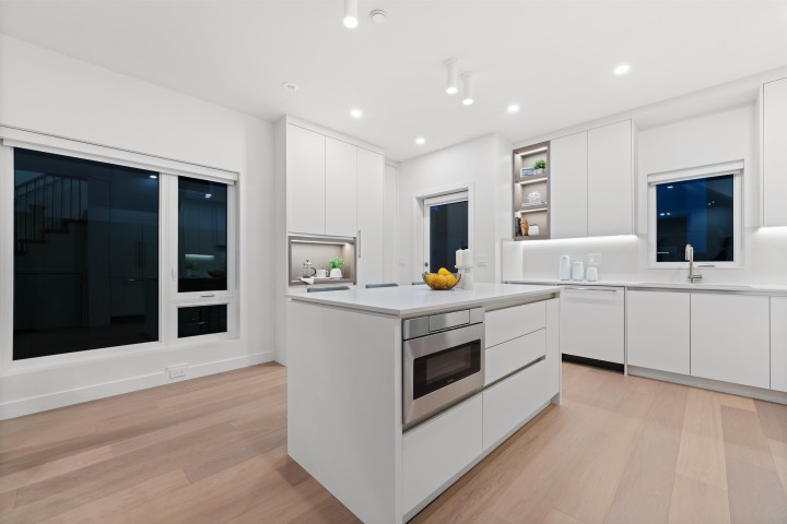 Photo 7 at 1 - 1632 E 21st Avenue, Knight, Vancouver East