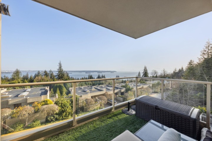 Photo 12 at 302 - 3131 Deer Ridge Drive, Deer Ridge WV, West Vancouver