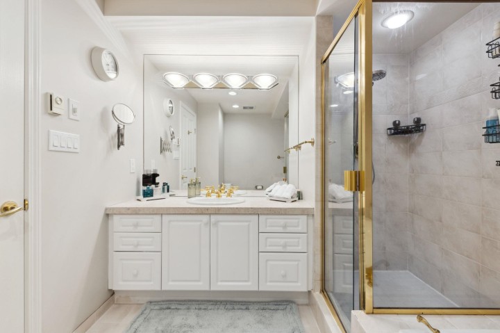 Photo 9 at 302 - 3131 Deer Ridge Drive, Deer Ridge WV, West Vancouver