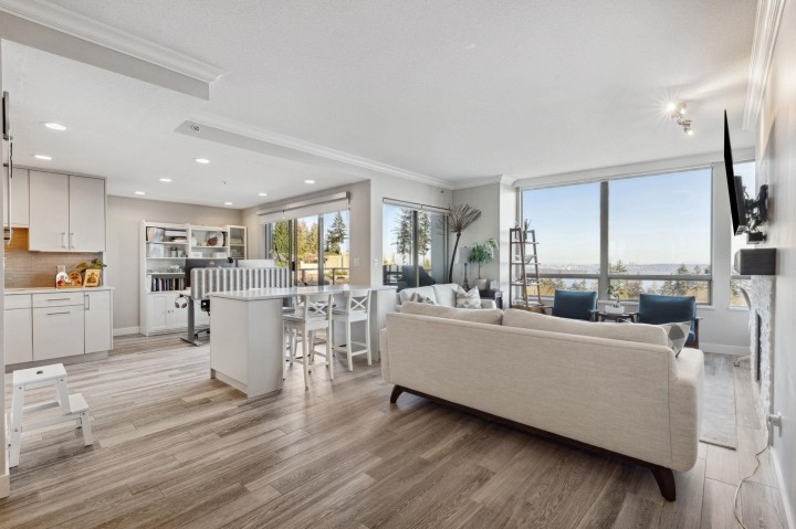 Photo 4 at 302 - 3131 Deer Ridge Drive, Deer Ridge WV, West Vancouver