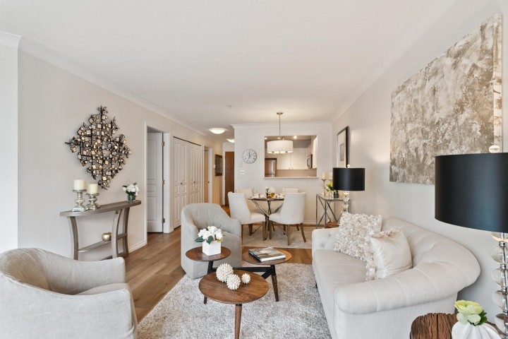 Photo 2 at 305 - 3590 W 26th Avenue, Dunbar, Vancouver West