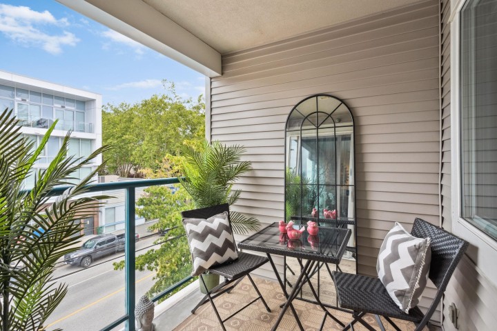 Photo 13 at 305 - 3590 W 26th Avenue, Dunbar, Vancouver West