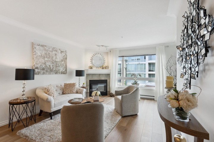 Photo 1 at 305 - 3590 W 26th Avenue, Dunbar, Vancouver West