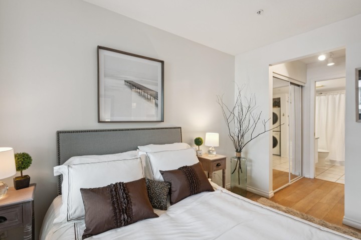 Photo 9 at 305 - 3590 W 26th Avenue, Dunbar, Vancouver West