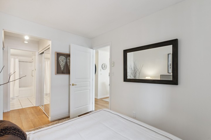 Photo 10 at 305 - 3590 W 26th Avenue, Dunbar, Vancouver West