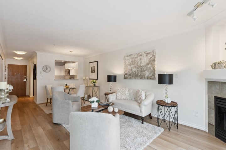 Photo 4 at 305 - 3590 W 26th Avenue, Dunbar, Vancouver West