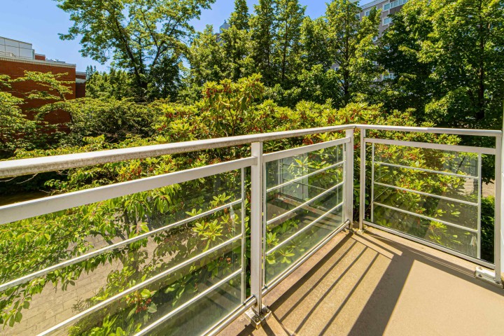 Photo 23 at 212 - 688 Fairchild Road, Oakridge VW, Vancouver West