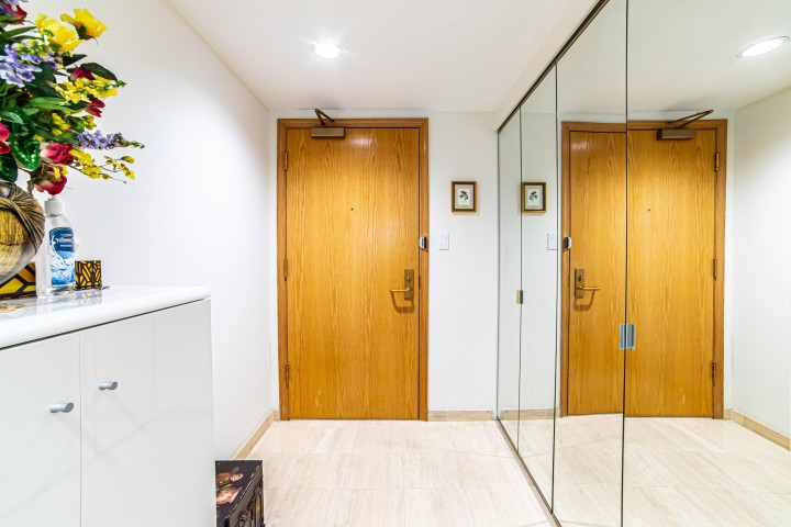 Photo 6 at 212 - 688 Fairchild Road, Oakridge VW, Vancouver West