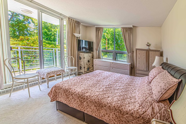 Photo 19 at 212 - 688 Fairchild Road, Oakridge VW, Vancouver West