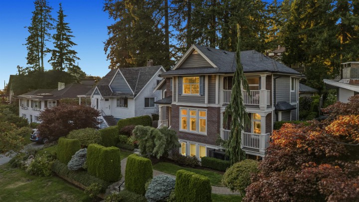 Photo 1 at 452 Tempe Crescent, Upper Lonsdale, North Vancouver