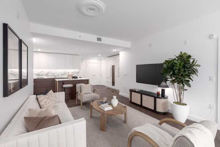 Photo 2 at 406 - 3668 W 10th Avenue, Kitsilano, Vancouver West