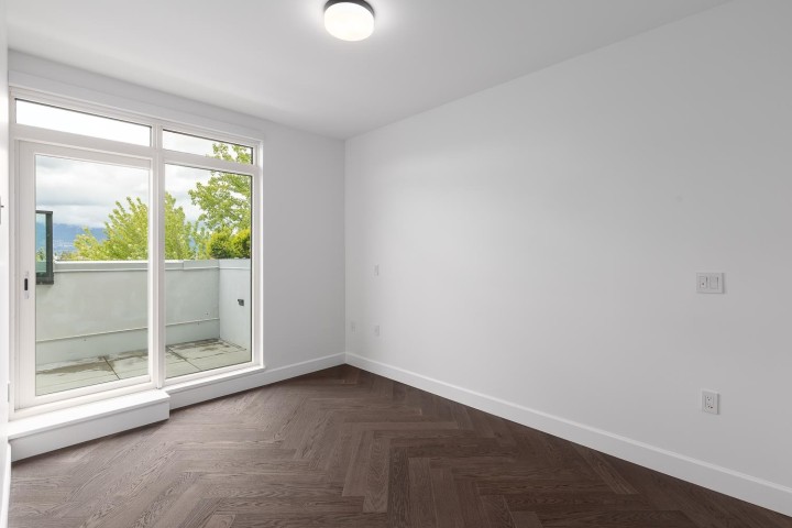 Photo 13 at 406 - 3668 W 10th Avenue, Kitsilano, Vancouver West