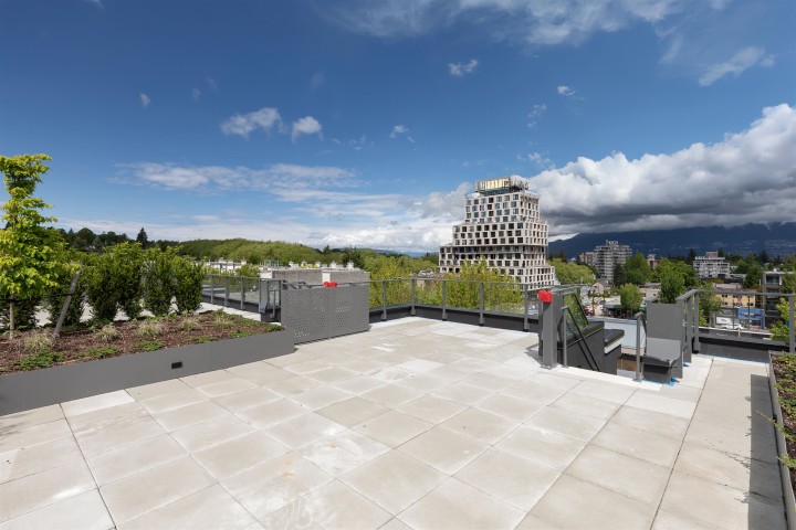 Photo 1 at 406 - 3668 W 10th Avenue, Kitsilano, Vancouver West