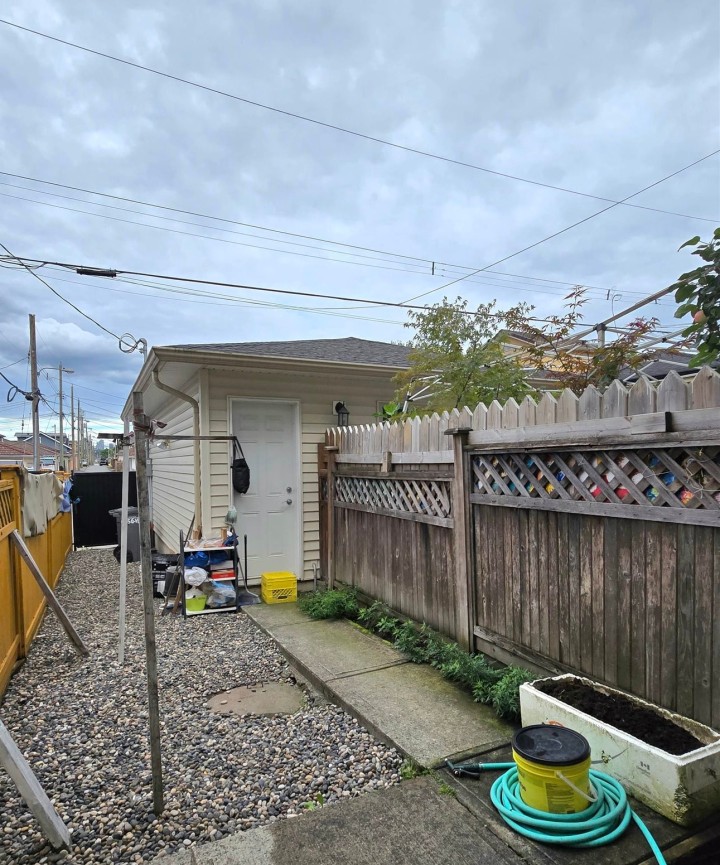 Photo 2 at 6056 Victoria Drive, Killarney VE, Vancouver East