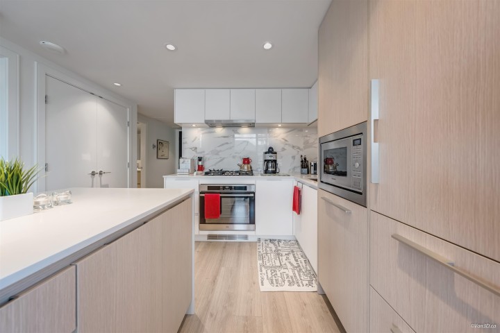 Photo 7 at 1102 - 1500 Fern Street, Lynnmour, North Vancouver