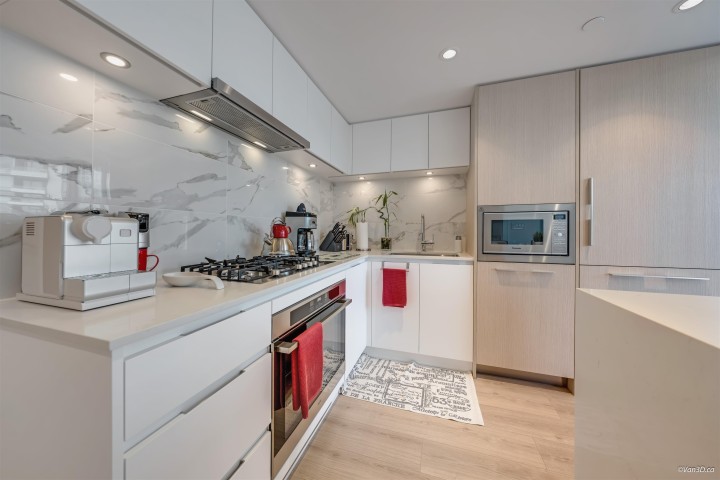 Photo 4 at 1102 - 1500 Fern Street, Lynnmour, North Vancouver