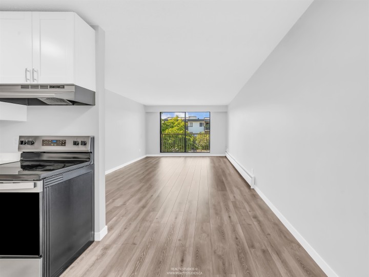 Photo 13 at 106 - 252 W 2nd Street, Lower Lonsdale, North Vancouver