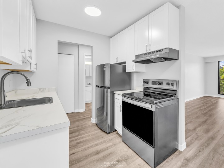 Photo 16 at 106 - 252 W 2nd Street, Lower Lonsdale, North Vancouver