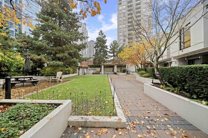 Photo 16 at 1604 - 1295 Richards Street, Downtown VW, Vancouver West