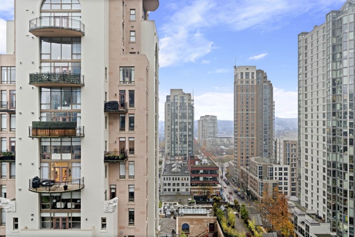 Photo 11 at 1604 - 1295 Richards Street, Downtown VW, Vancouver West