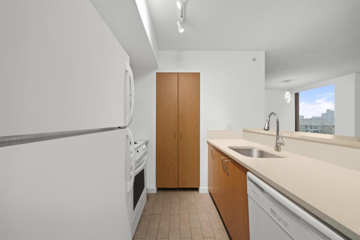 Photo 4 at 1604 - 1295 Richards Street, Downtown VW, Vancouver West