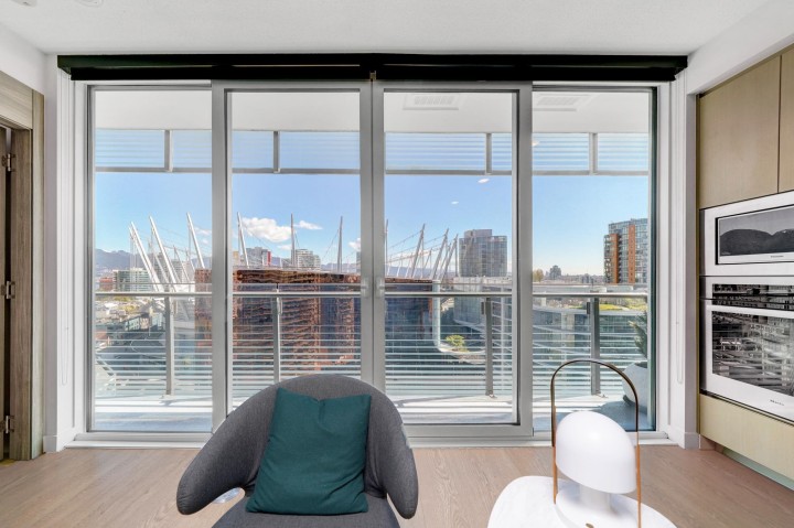 Photo 16 at 2006 - 89 Nelson Street, Yaletown, Vancouver West