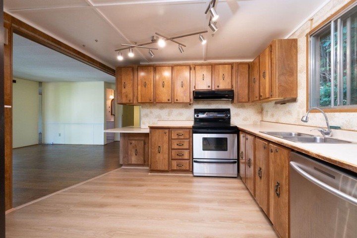 Photo 13 at 518 Tyee Court, Park Royal, West Vancouver