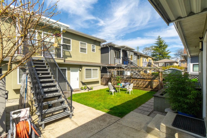 Photo 6 at 952 E 31st Avenue, Fraser VE, Vancouver East