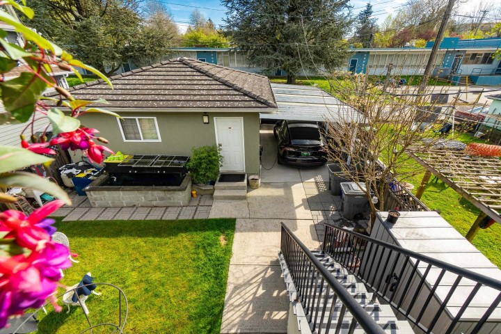 Photo 5 at 952 E 31st Avenue, Fraser VE, Vancouver East