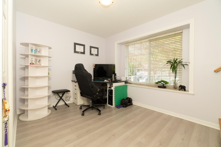 Photo 10 at 952 E 31st Avenue, Fraser VE, Vancouver East