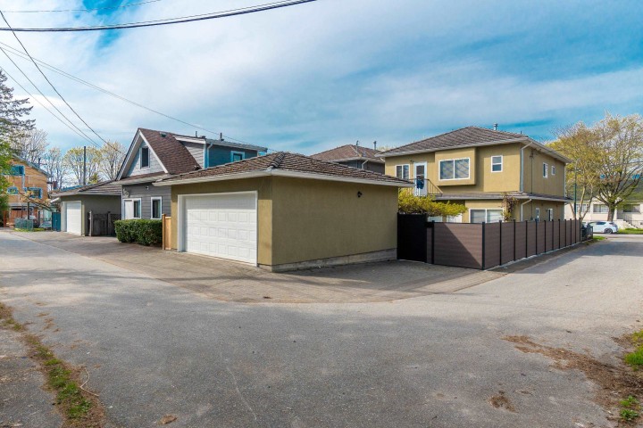 Photo 37 at 952 E 31st Avenue, Fraser VE, Vancouver East