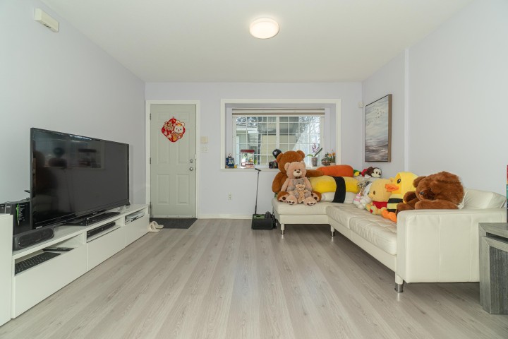 Photo 15 at 952 E 31st Avenue, Fraser VE, Vancouver East