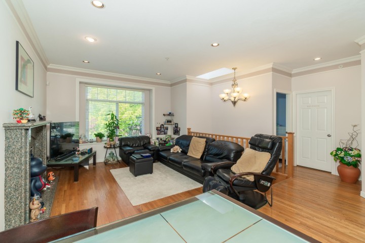 Photo 19 at 952 E 31st Avenue, Fraser VE, Vancouver East