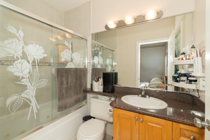 Photo 25 at 952 E 31st Avenue, Fraser VE, Vancouver East