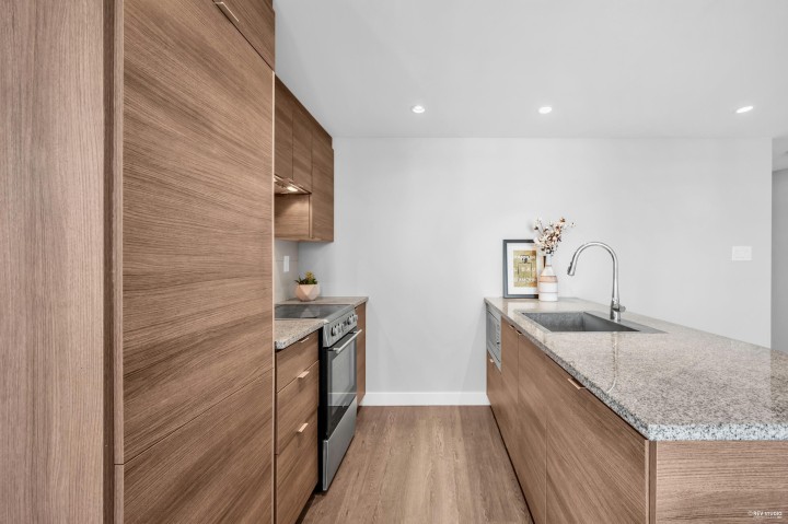 Photo 5 at 3207 - 488 Sw Marine Drive, Marpole, Vancouver West