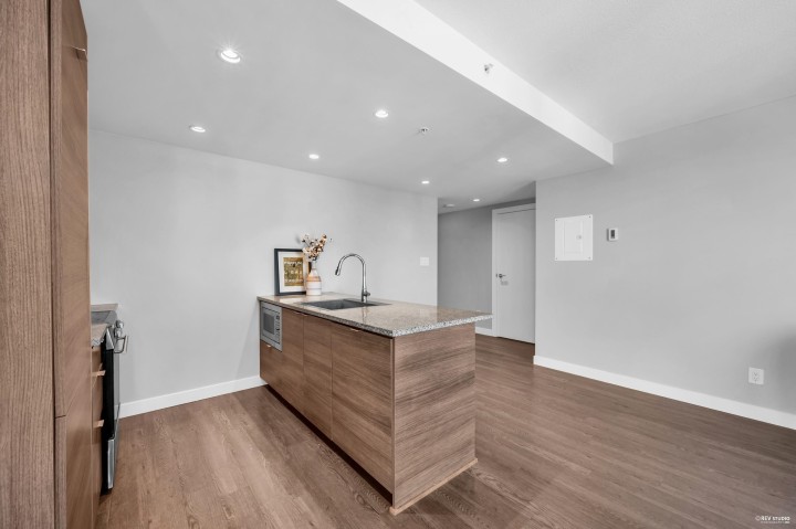 Photo 9 at 3207 - 488 Sw Marine Drive, Marpole, Vancouver West