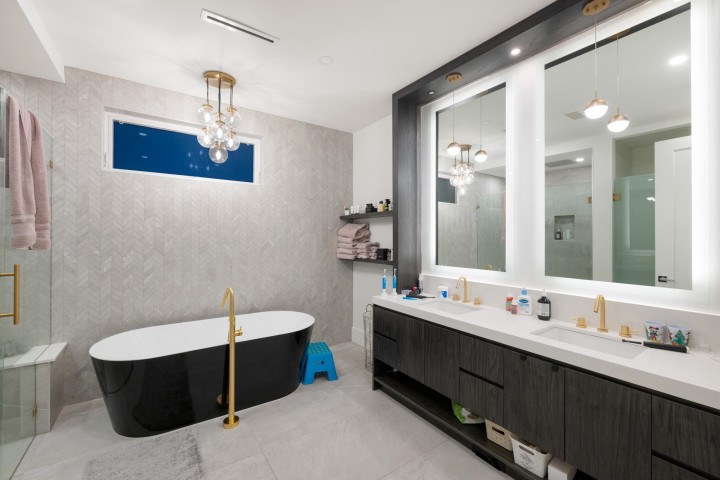 Photo 22 at 392 Ventura Crescent, Upper Delbrook, North Vancouver