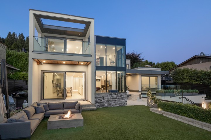 Photo 1 at 392 Ventura Crescent, Upper Delbrook, North Vancouver