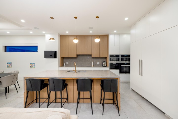 Photo 9 at 392 Ventura Crescent, Upper Delbrook, North Vancouver