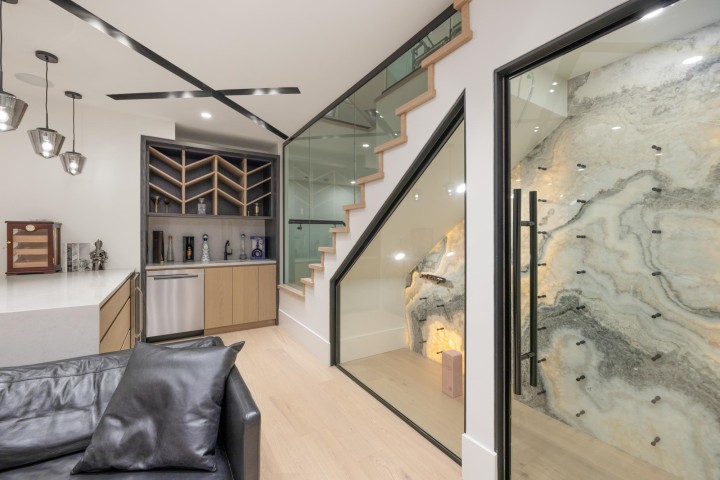 Photo 18 at 392 Ventura Crescent, Upper Delbrook, North Vancouver