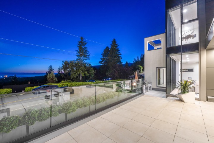 Photo 15 at 392 Ventura Crescent, Upper Delbrook, North Vancouver