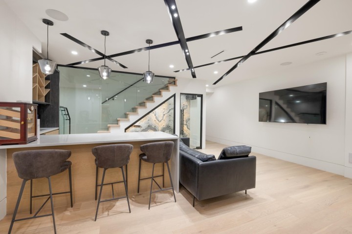 Photo 19 at 392 Ventura Crescent, Upper Delbrook, North Vancouver