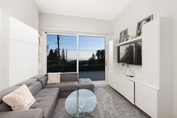 Photo 31 at 392 Ventura Crescent, Upper Delbrook, North Vancouver