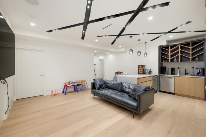 Photo 29 at 392 Ventura Crescent, Upper Delbrook, North Vancouver