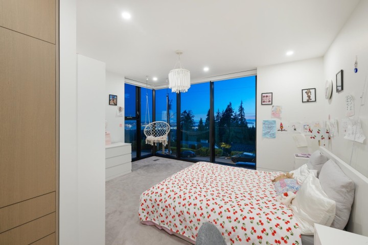 Photo 25 at 392 Ventura Crescent, Upper Delbrook, North Vancouver