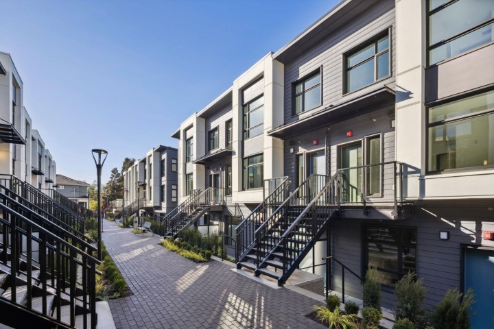 Photo 1 at 123 - 1010 W 47th Avenue, South Granville, Vancouver West