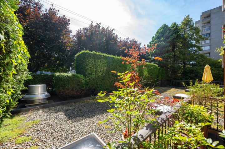 Photo 23 at L1 - 555 13th Street, Ambleside, West Vancouver