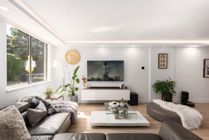 Photo 6 at L1 - 555 13th Street, Ambleside, West Vancouver